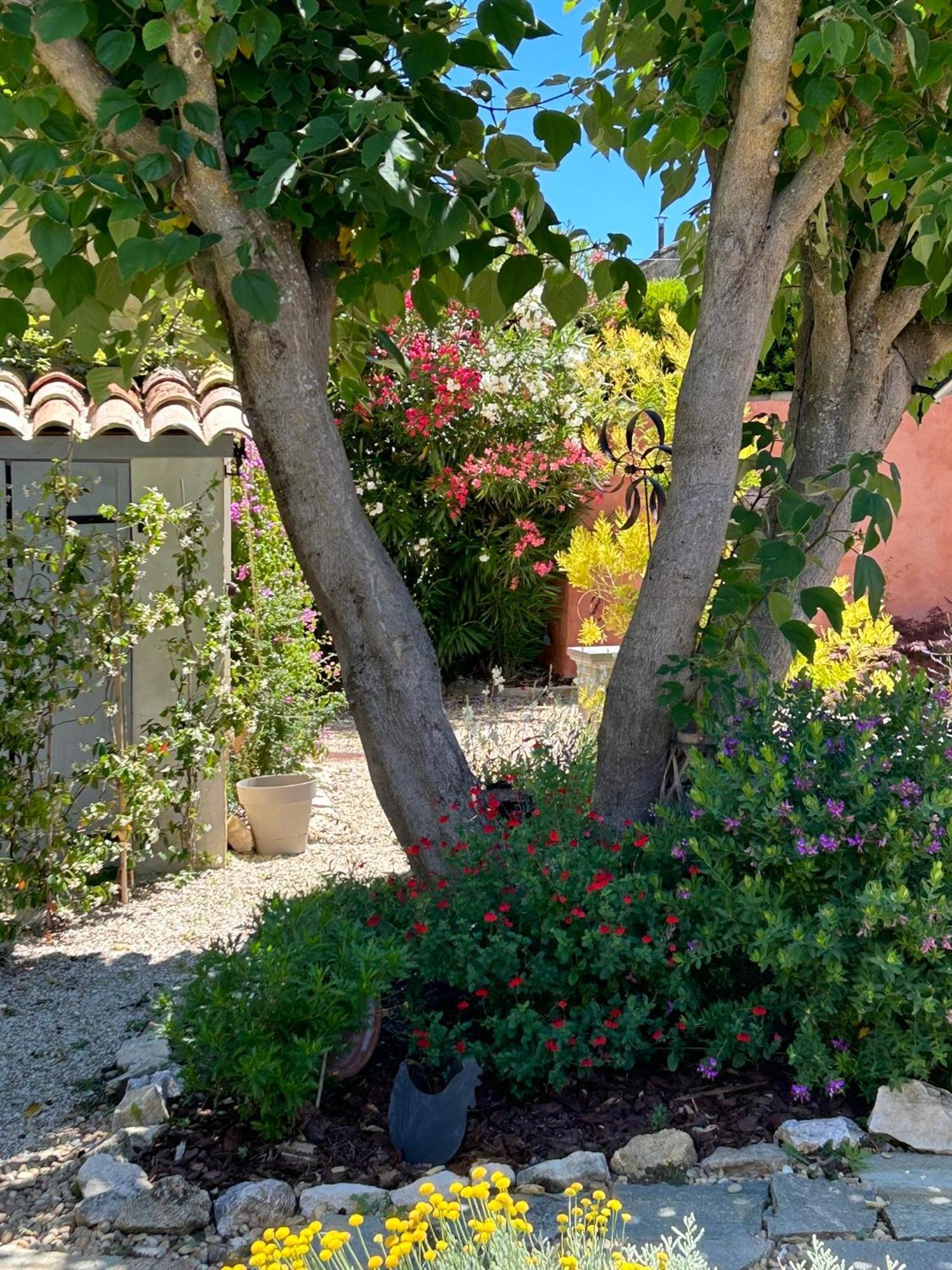 La Maiz Hotel Maubec  Luaran gambar